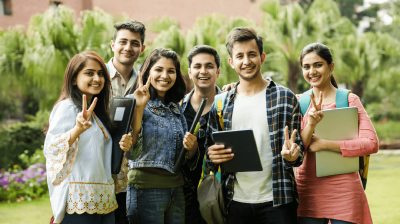 কাজ করতে গিয়ে ভিসার শর্ত ভঙ্গ করছেন না তো?