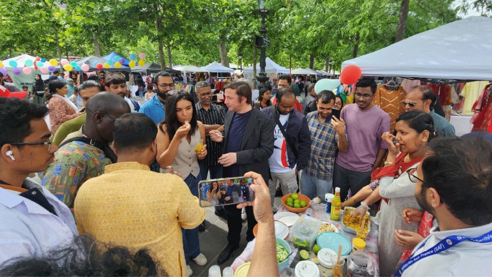 প্যারিসে জমজমাট বাংলাদেশ সংস্কৃতি মেলা