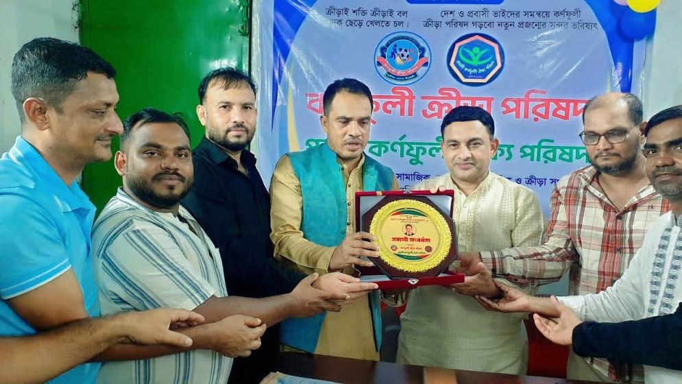 প্রবাসী সাংবাদিকতায় সম্মাননা পেলেন দুবাইয়ের সাইফুল ইসলাম তালুকদার