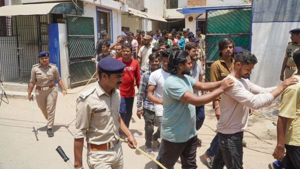 ভারতের ওড়িশায় বাংলা ভাষাভাষী শ্রমিকদের গণআটক