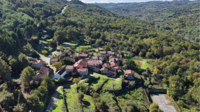 পর্তুগালে বিক্রি হবে পুরো একটি গ্রাম