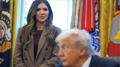 যুক্তরাষ্ট্রের ভ্রমণ নিষেধাজ্ঞার ঝুঁকিতে ৩০ দেশ