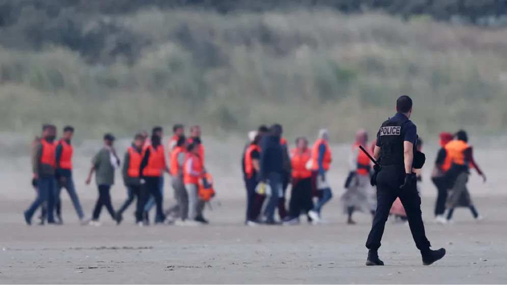 ব্রিটেনে অভিবাসীরা দিনে ২০০ বার সুবিধা নীতিমালা ভঙ্গ করে