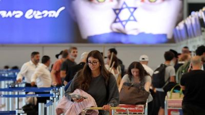 ইসরায়েল ছাড়ার হিড়িক পড়েছে স্থানীয়দের মাঝে