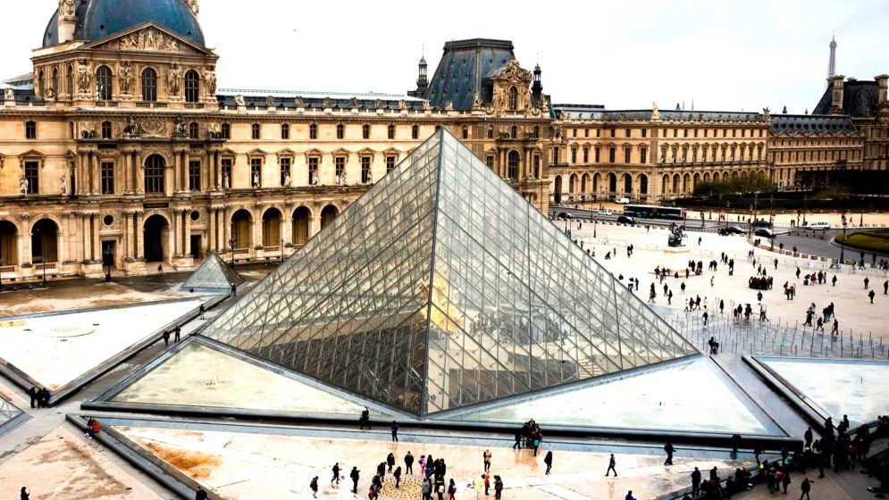ফ্রান্সের ল্যুভর জাদুঘরে টিকিটের মূল্য বাড়ছে ৪৫%