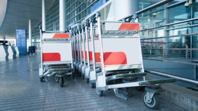 ঢাকা ও চট্টগ্রাম বিমানবন্দরে ট্রলি সংকট