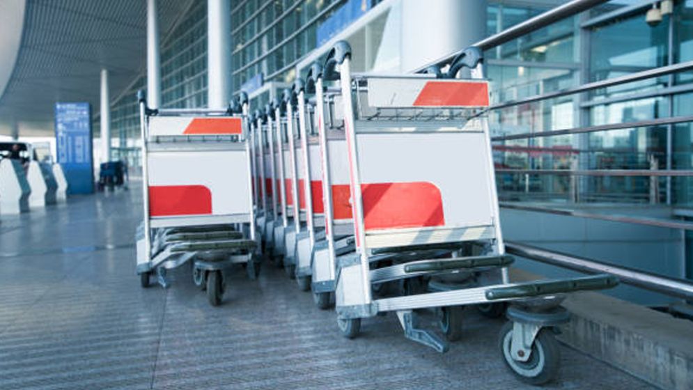 ঢাকা ও চট্টগ্রাম বিমানবন্দরে ট্রলি সংকট