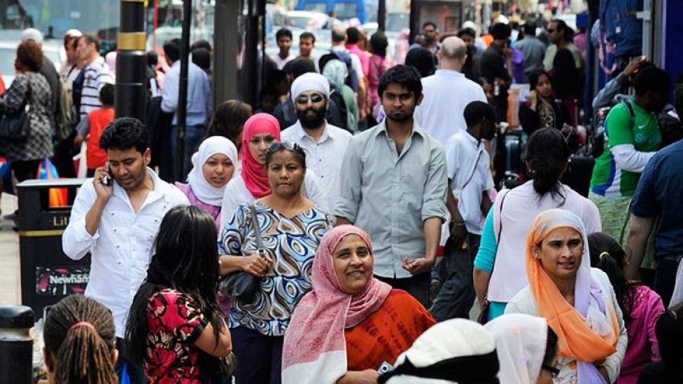 যুক্তরাজ্যে দারিদ্র্য ও সরকারি ভাতা নেওয়ার শীর্ষে বাংলাদেশিরা