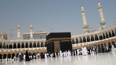 মক্কার তীব্র গরমেও কেন ঠান্ডা থাকে কাবার মেঝে?