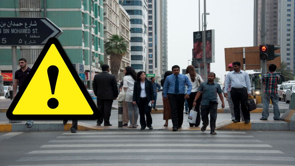 পথচারীদের রাস্তা পারাপারে অগ্রাধিকার; শারজাহ পুলিশের কড়া বার্তা
