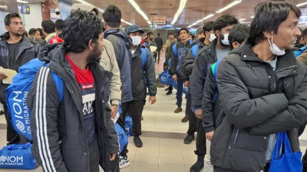 লিবিয়া থেকে ফিরেছেন ১৬৫ বাংলাদেশি