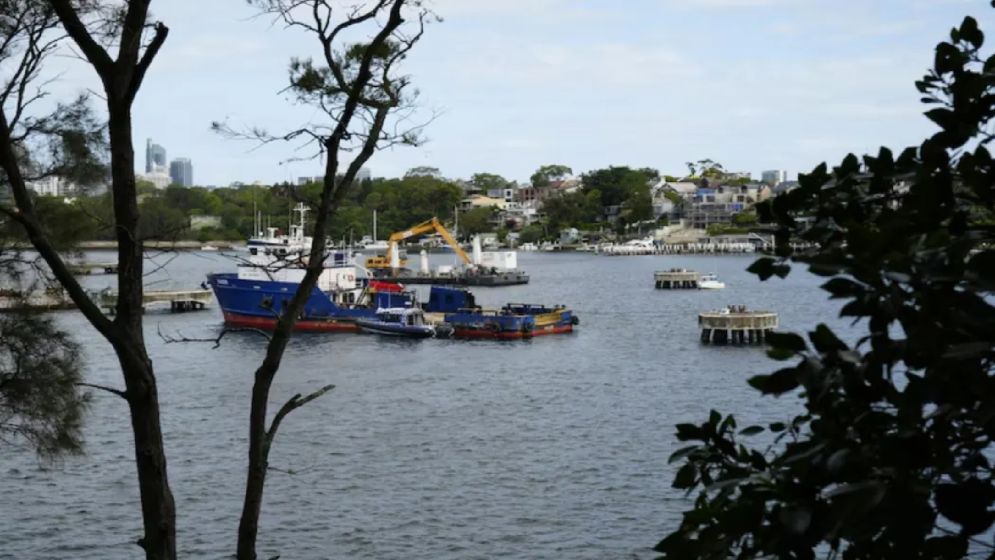 ফ্রান্সে মানব পাচারের অভিযোগে ভুয়া নাবিক চক্র ধরা