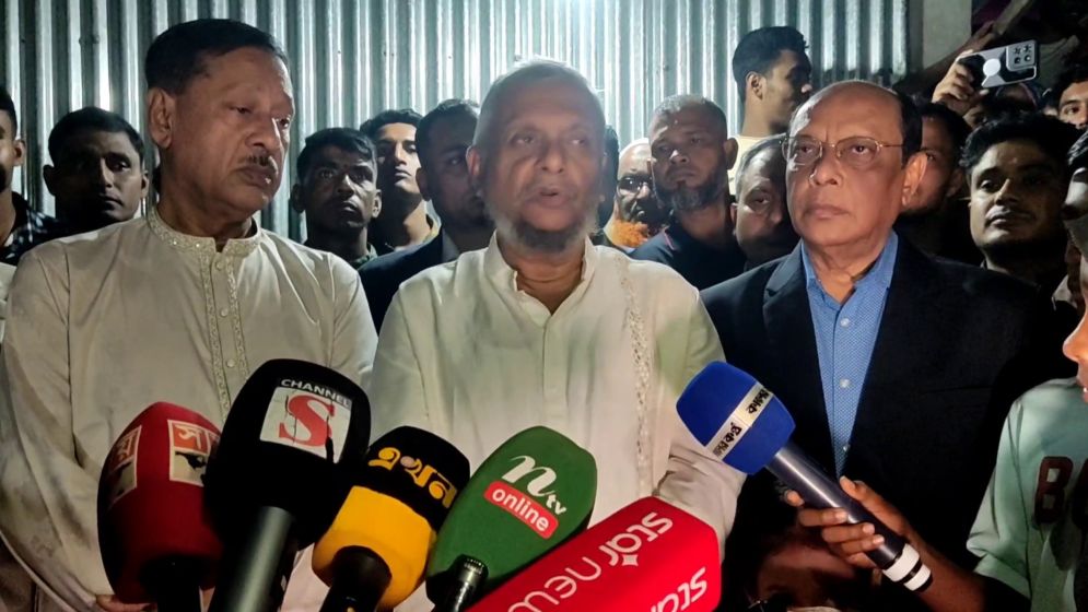 প্রবাসীদের পাশে থাকার আশ্বাস দিলেন মন্ত্রী