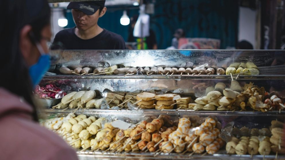 মালয়েশিয়ায় খাদ্যসহ সব কিছুর দাম বাড়ার শঙ্কা