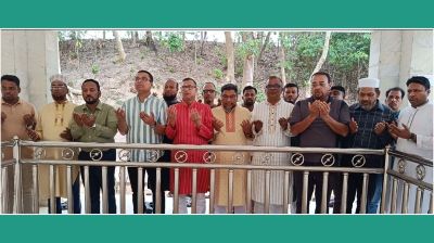 শহীদ প্রেসিডেন্ট জিয়াউর রহমানের সমাধিতে ইউএই বিএনপির দোয়া ও মোনাজাত