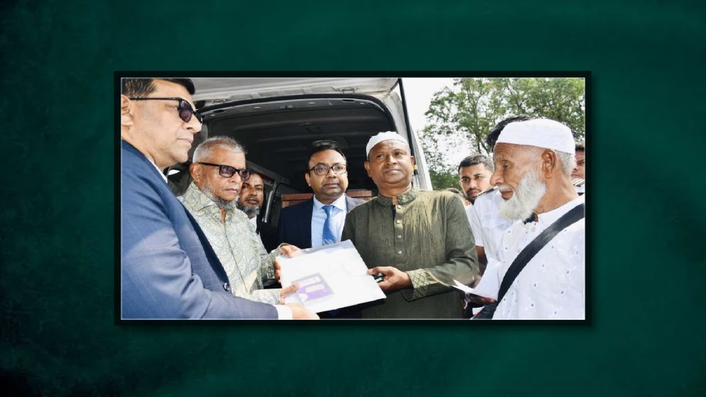 মধ্যপ্রাচ্যে নিহত প্রবাসীর মরদেহ গ্রহণ করলেন প্রবাসী কল্যাণমন্ত্রী