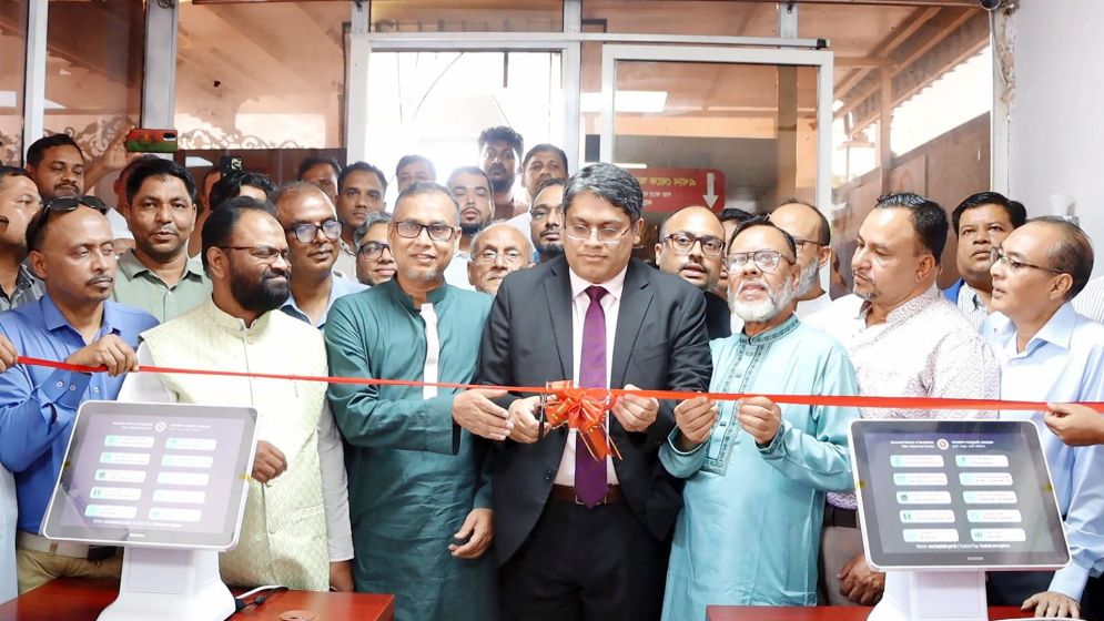 দুবাই বাংলাদেশ কনস্যুলেটে এবার কমবে প্রবাসীদের ভোগান্তি
